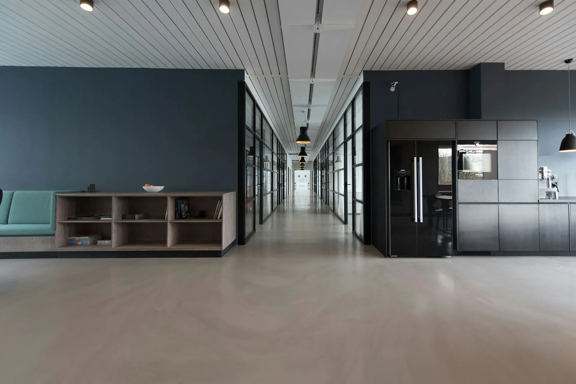 Bureaux professionnels propres après nettoyage par Global Clean Home à Paris