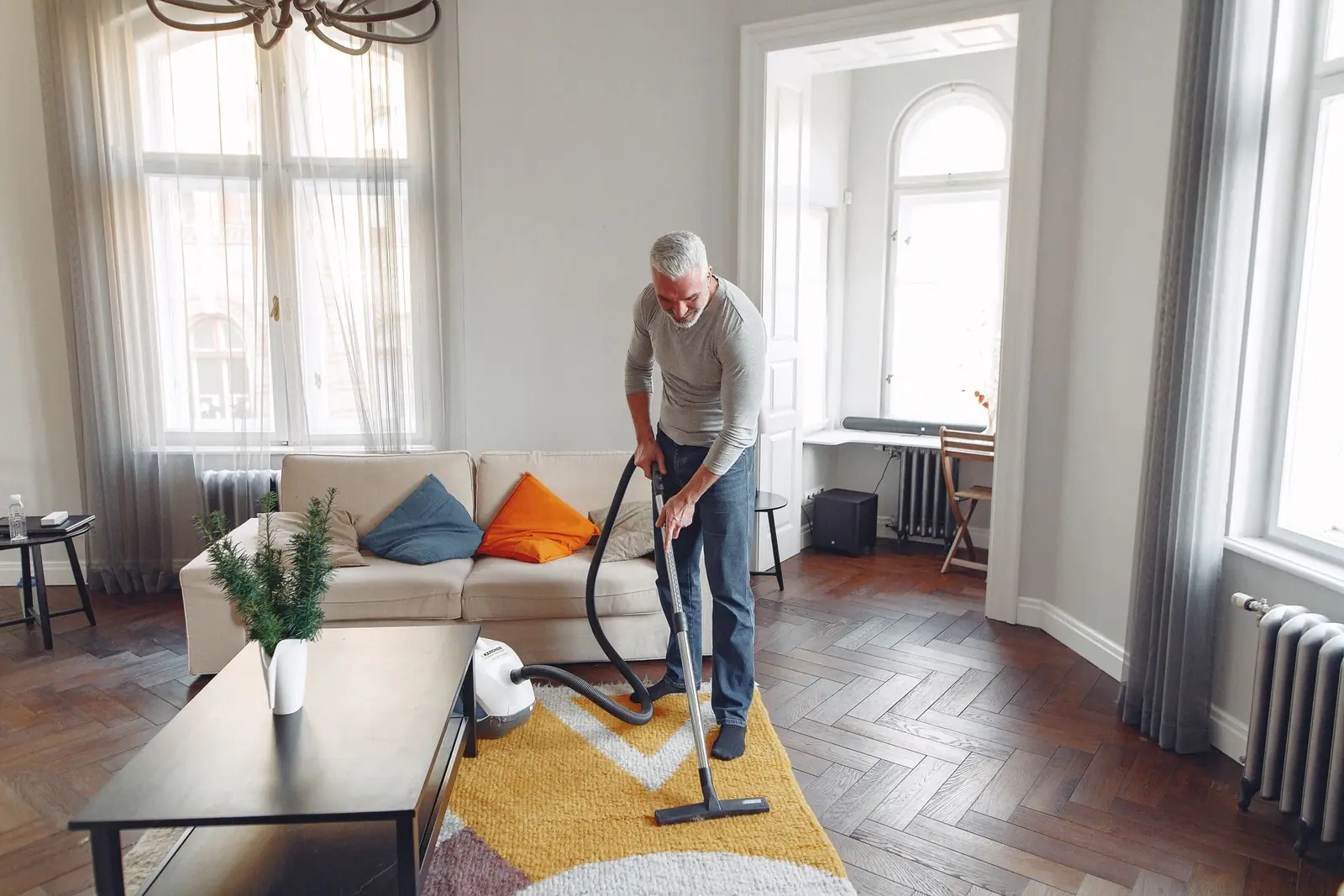 Aspiration d'un tapis  à domicile à Paris